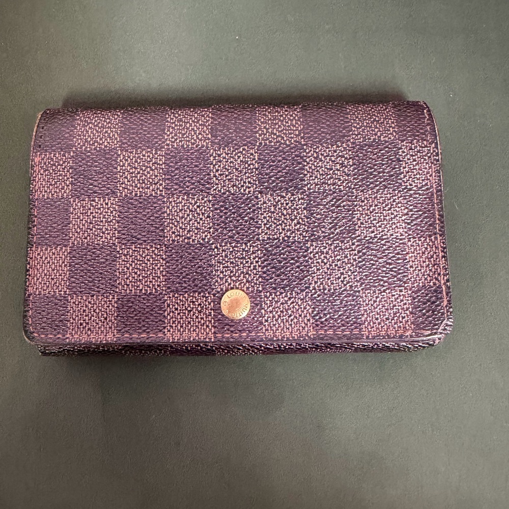 Damier Louis Vuitton wallet